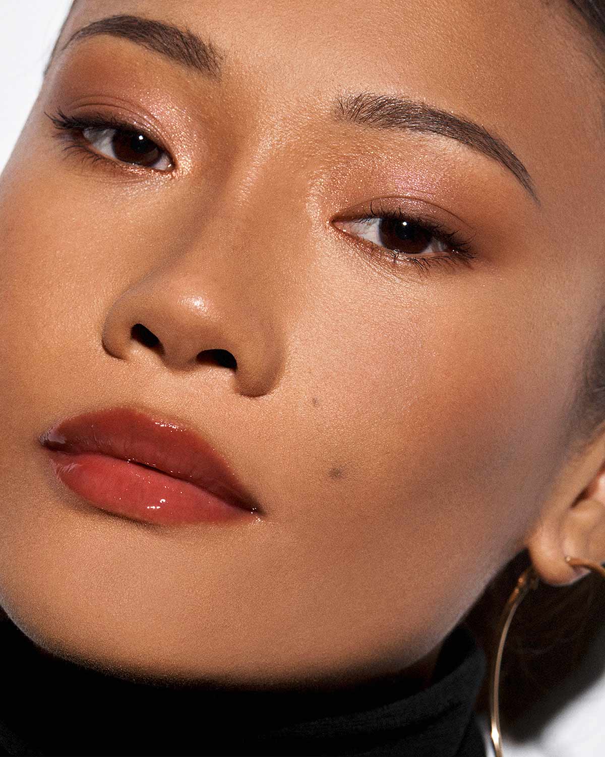 https://buraki.pk/products/fenty-beauty-gloss-bomb-heat-universal-lip-luminizer-plumper