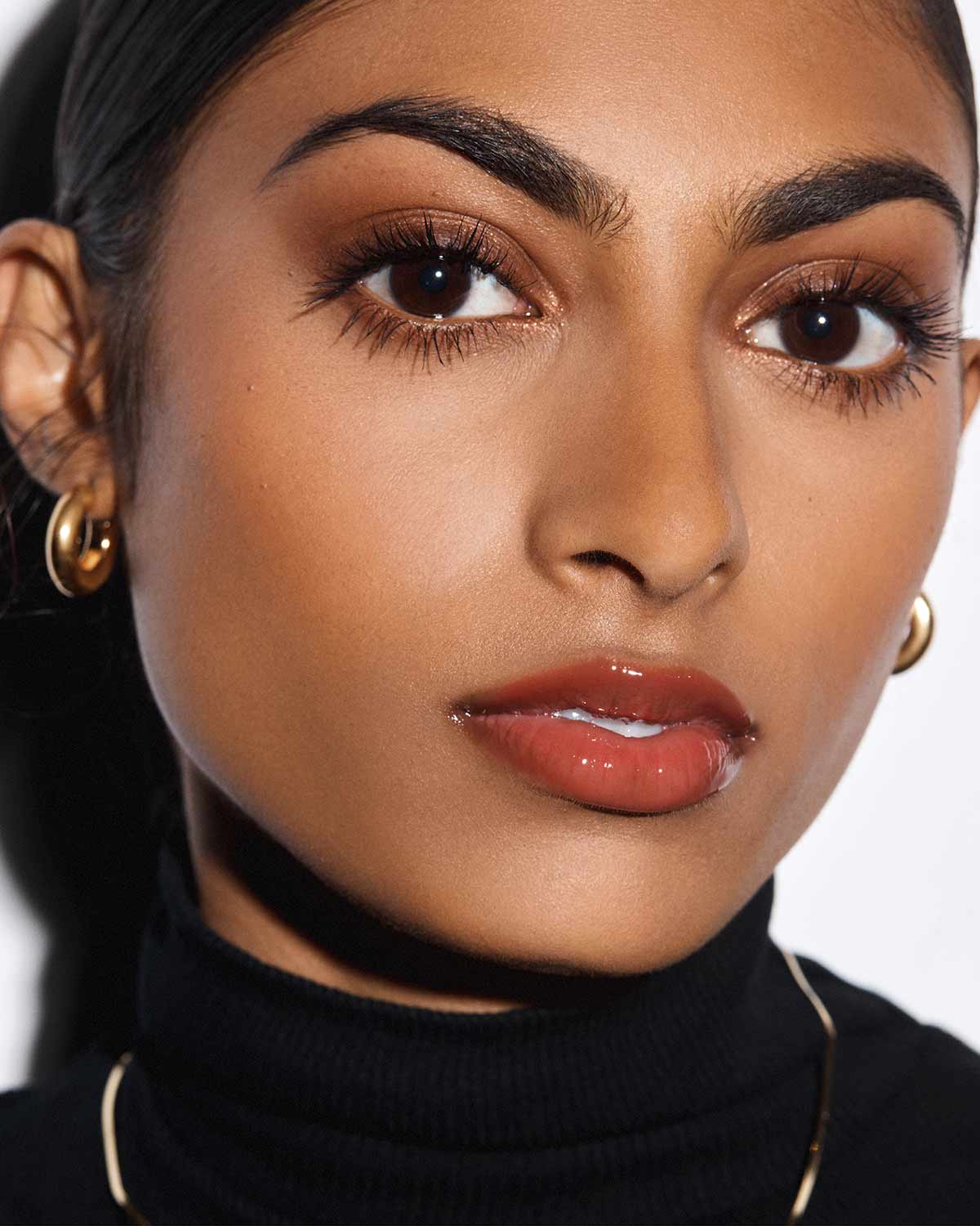 https://buraki.pk/products/fenty-beauty-gloss-bomb-heat-universal-lip-luminizer-plumper