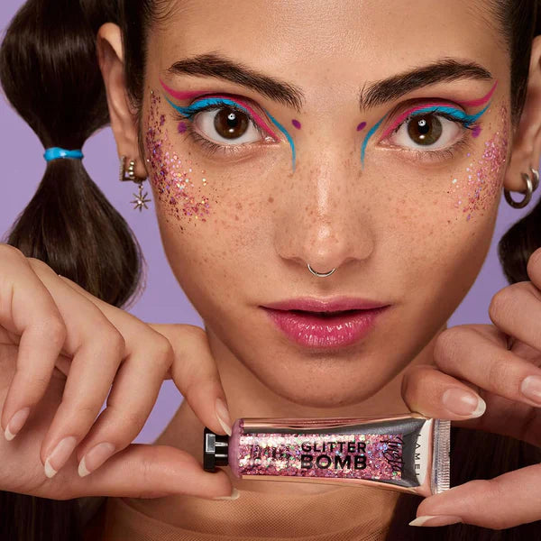 https://buraki.pk/products/lamel-insta-glitter-bomb