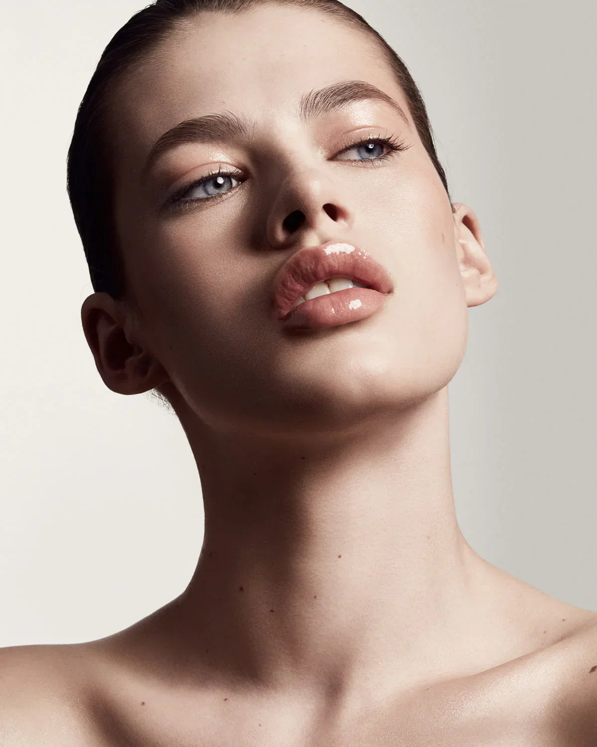 https://buraki.pk/products/fenty-beauty-gloss-bomb-universal-lip-luminizer