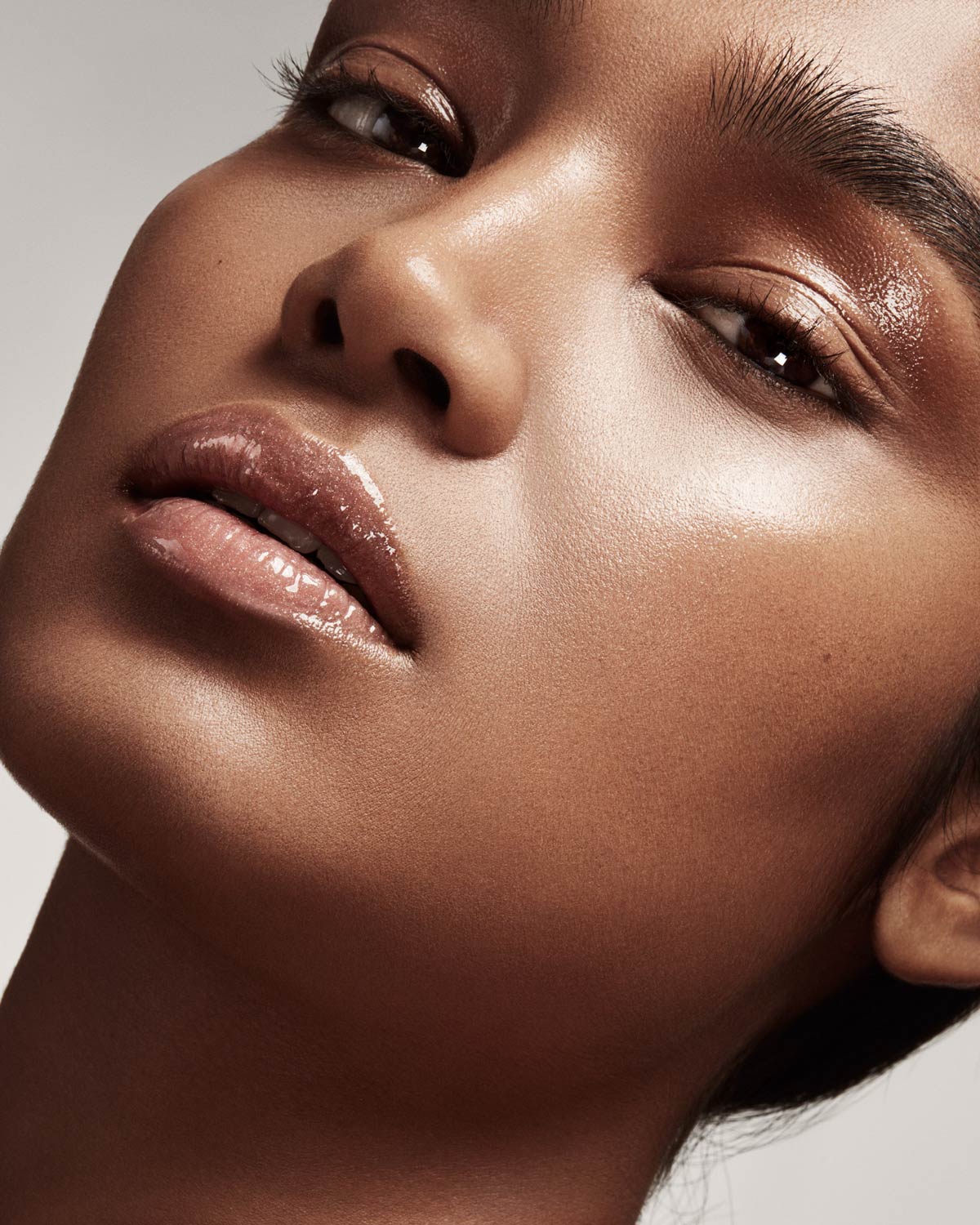 https://buraki.pk/products/fenty-beauty-gloss-bomb-universal-lip-luminizer