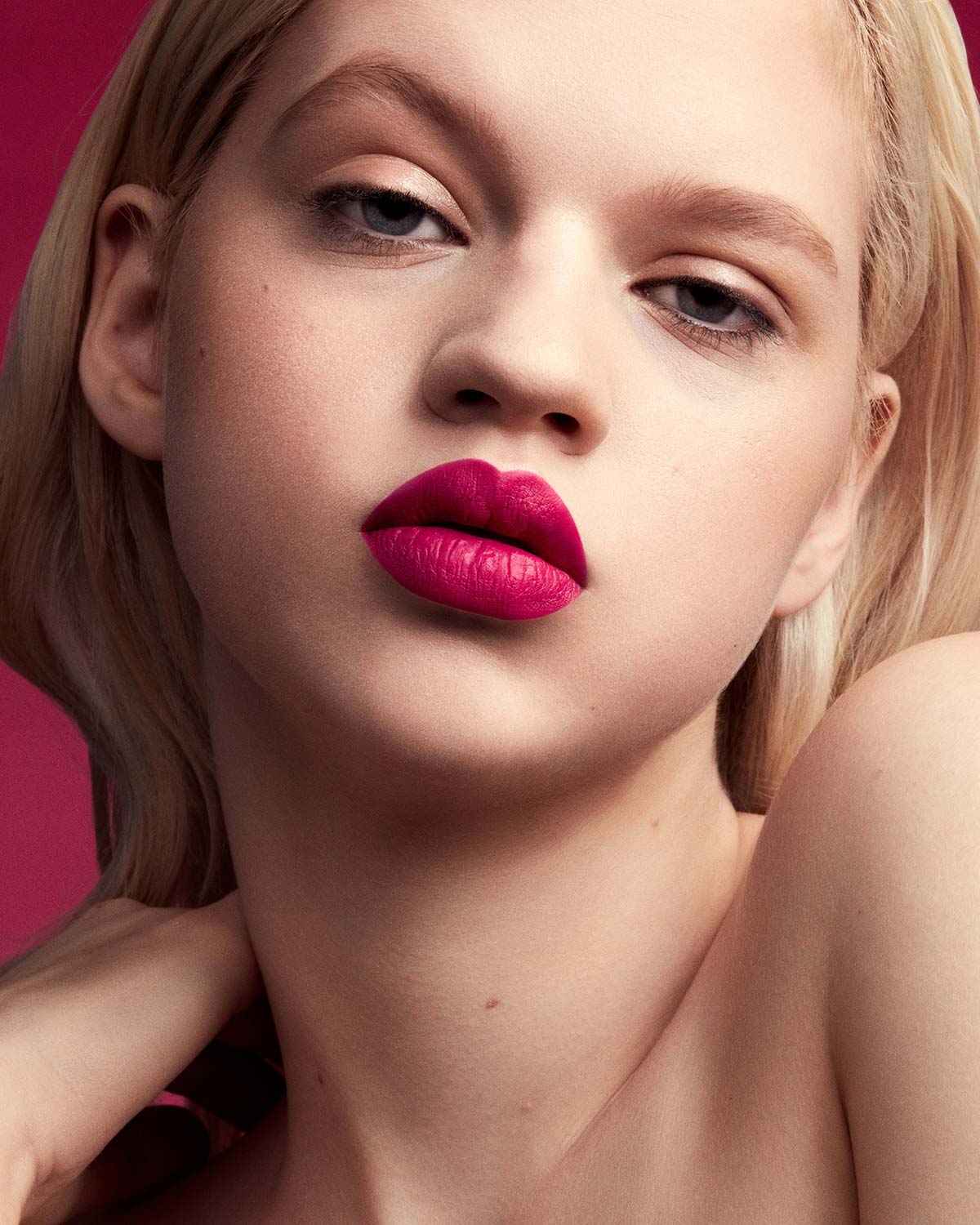 https://buraki.pk/products/fenty-beauty-stunna-lip-paint-longwear-fluid-lip-color