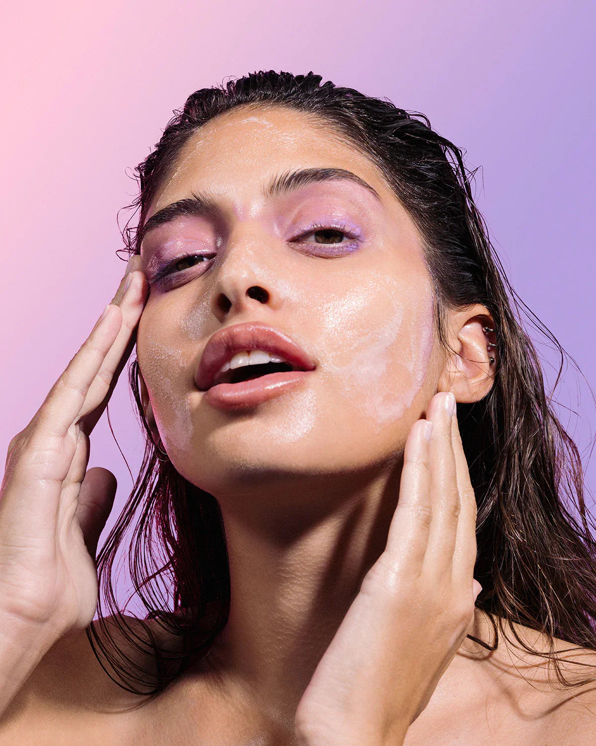 https://buraki.pk/products/glow-recipe-blueberry-bounce-gentle-cleanser