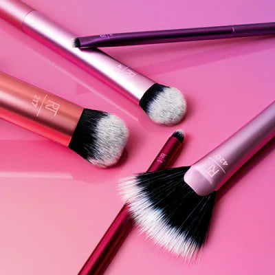 https://buraki.pk/products/real-techniques-artist-essentials-brush-set