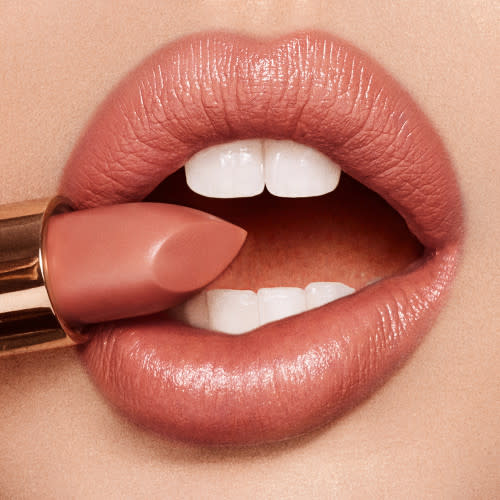 https://buraki.pk/products/charlotte-tilbury-iconic-mini-lip-trio
