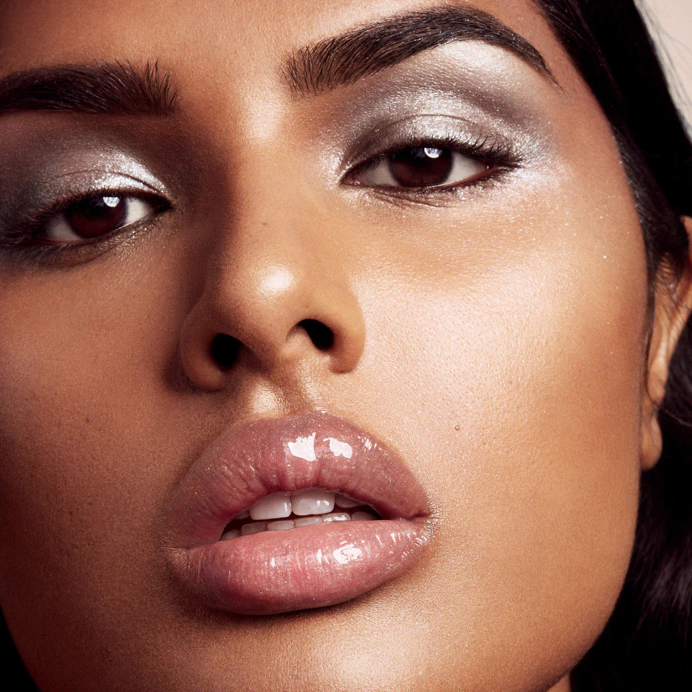 https://buraki.pk/products/fenty-beauty-gloss-bomb-universal-lip-luminizer