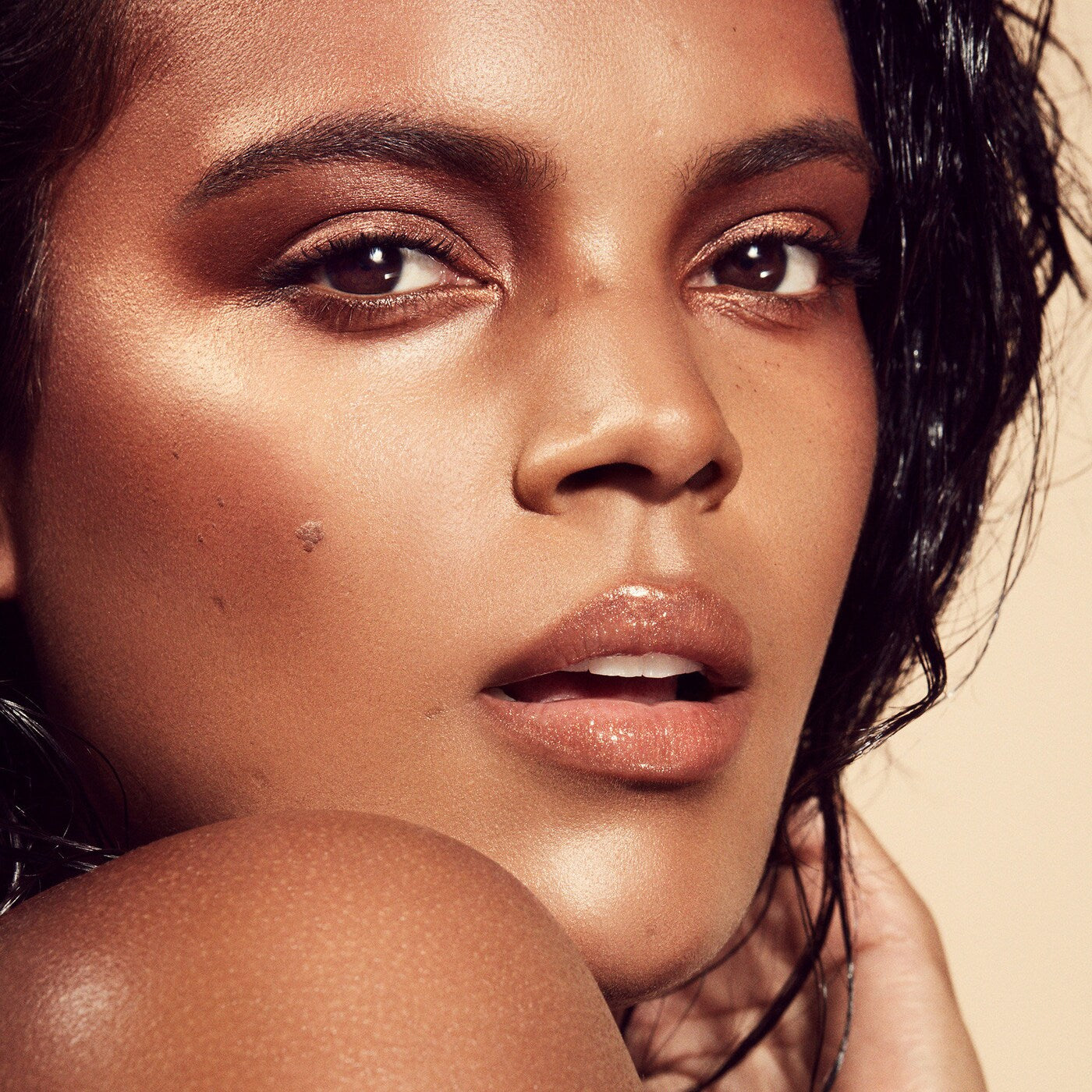 https://buraki.pk/products/fenty-beauty-killawatt-foil-freestyle-highlighter
