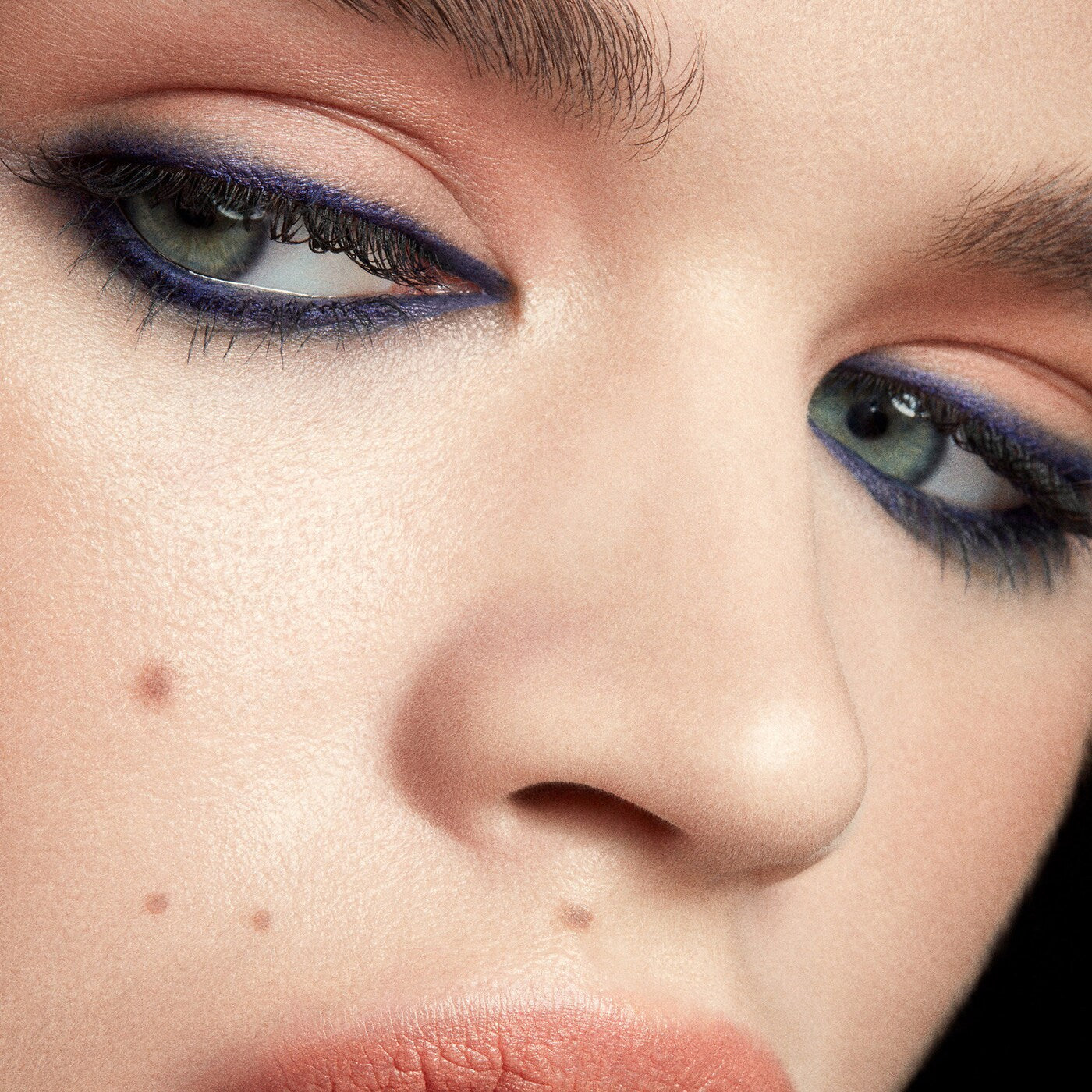 https://buraki.pk/products/fenty-beauty-flypencil-longwear-pencil-eyeliner