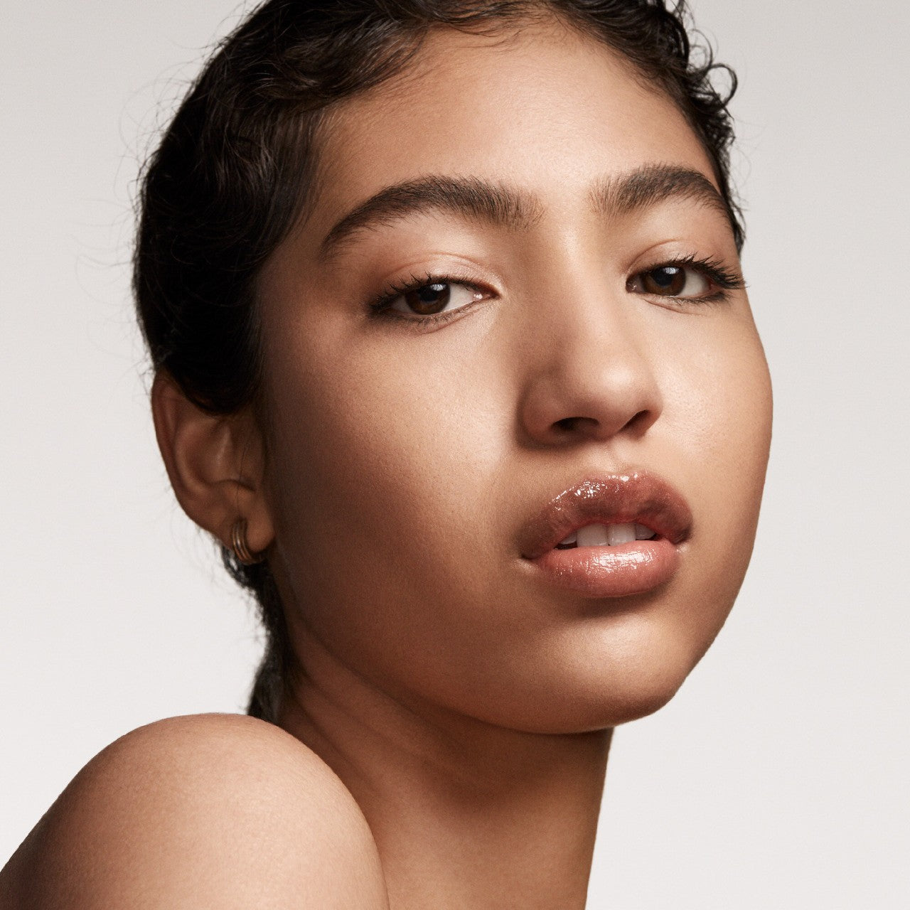 https://buraki.pk/products/fenty-beauty-pro-filt-r-soft-matte-powder-foundation