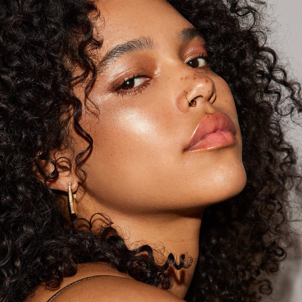 https://buraki.pk/products/fenty-beauty-gloss-bomb-ice-cooling-lip-luminizer