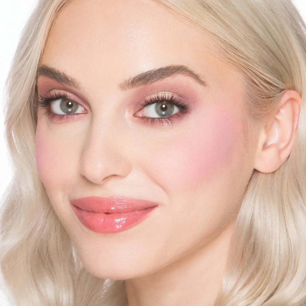 https://buraki.pk/products/too-faced-cloud-crush-blurring-blush
