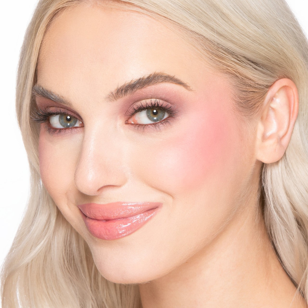 https://buraki.pk/products/too-faced-cloud-crush-blurring-blush