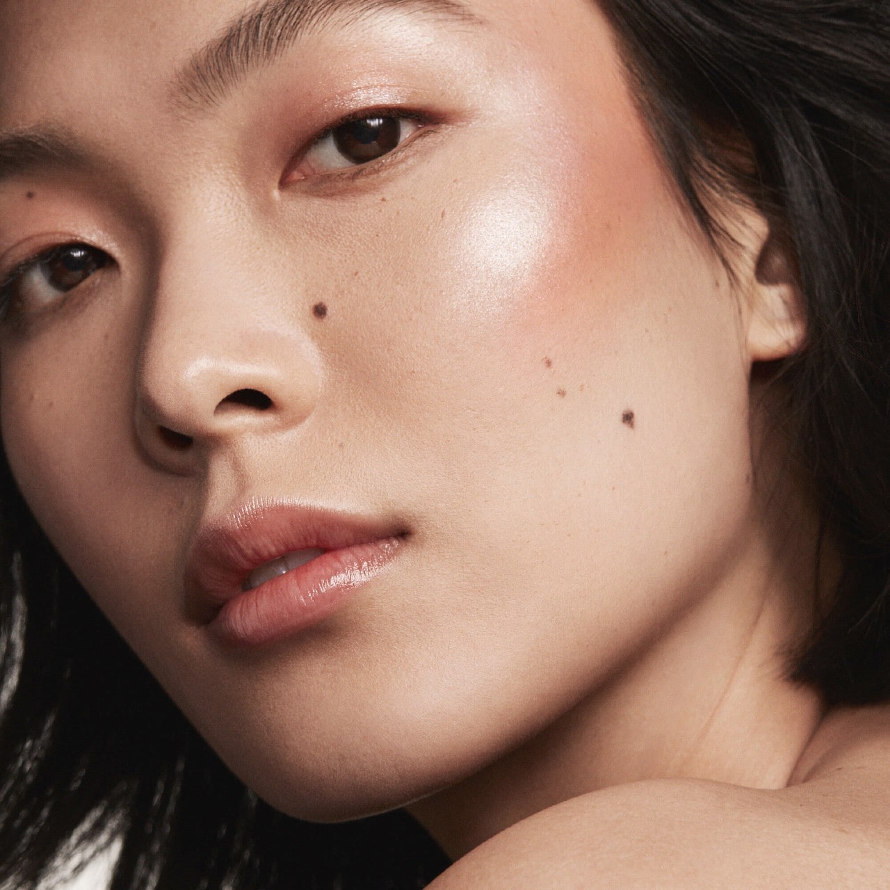https://buraki.pk/products/fenty-beauty-mini-match-stix-duo-contour-highlighter-set